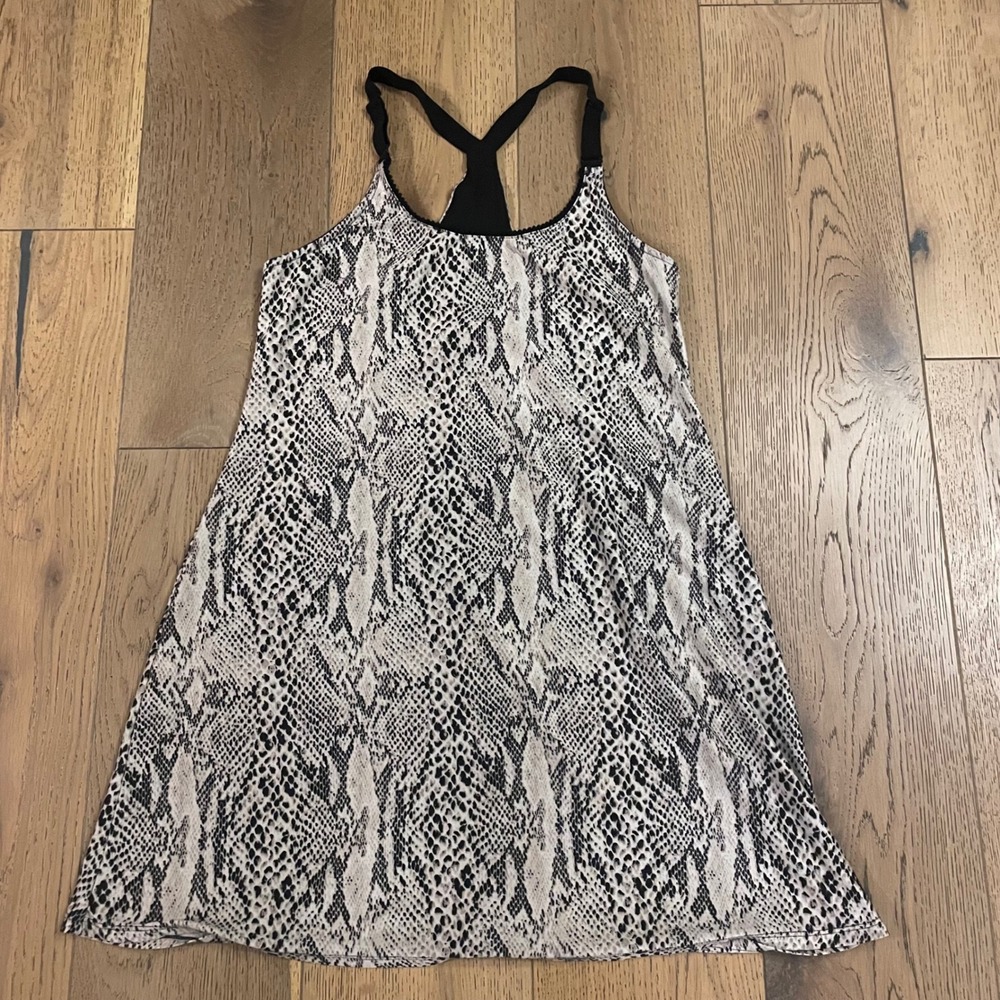 Secret Treasures Sleepwear Women's M Snake Print Racerback Nightgown